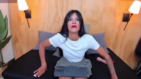 Mila and samy online show from 09/23/25, 12:08