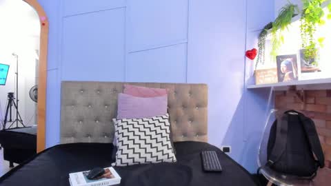 Mila and samy online show from 03/31/26, 05:24