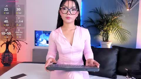 Mila online show from 10/09/25, 11:19