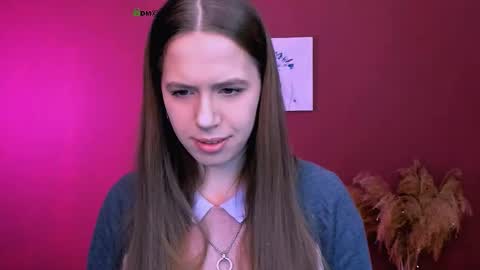 mila_sun__ online show from 02/03/26, 08:41