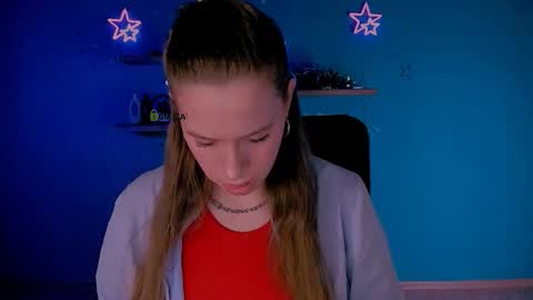 mila_sun__ online show from 03/05/26, 08:32