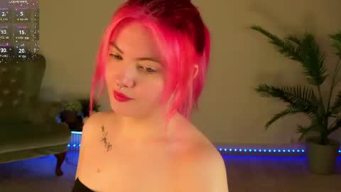Snapshot of mila_taylorrr chatting on 06/19/26, 06:23 Lisa online show from 06/19/26, 06:23