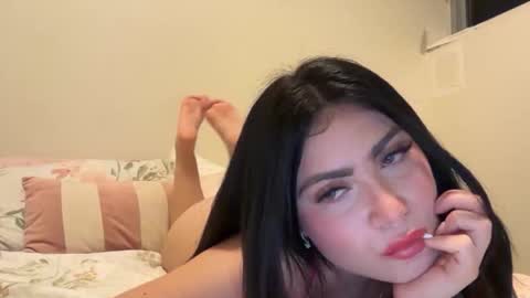 milaa008 online show from 09/30/25, 08:52