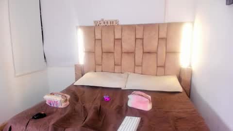 Mila  online show from 02/20/26, 06:26