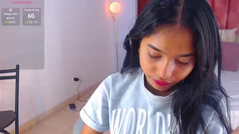 Snapshot of milaa_star chatting on 09/25/25, 04:05 milaa_star online show from 09/25/25, 04:05