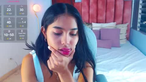 Snapshot of milaa_star chatting on 10/15/25, 03:28 milaa_star online show from 10/15/25, 03:28