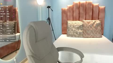 milaa_star online show from 02/24/26, 03:48