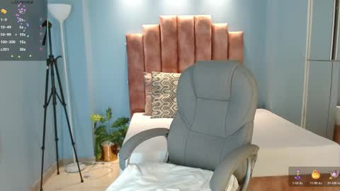 milaa_star online show from 04/22/26, 04:04