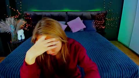 Milla online show from 10/20/25, 05:41