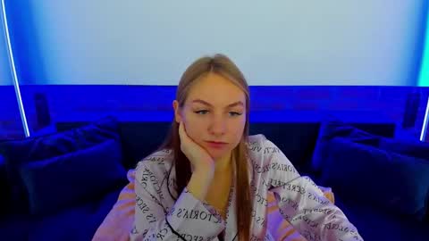 Milla online show from 11/07/25, 07:19