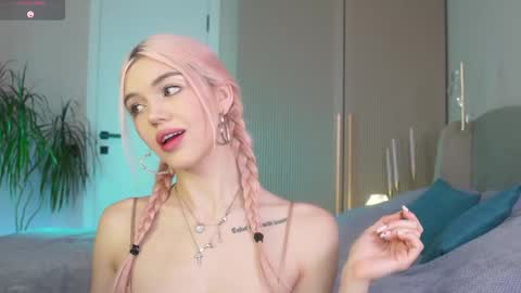 Mila and u can call me sweet bunny online show from 04/04/26, 10:02