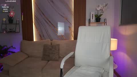 milacrave online show from 11/12/25, 11:43