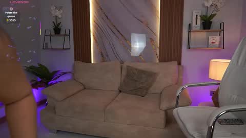 milacrave online show from 11/27/25, 11:34