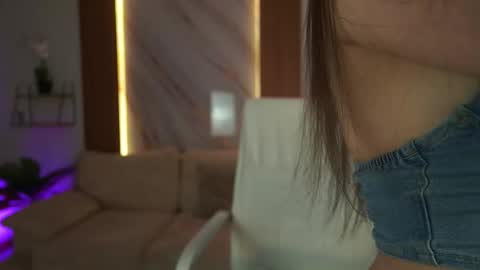 milacrave online show from 01/06/26, 01:15