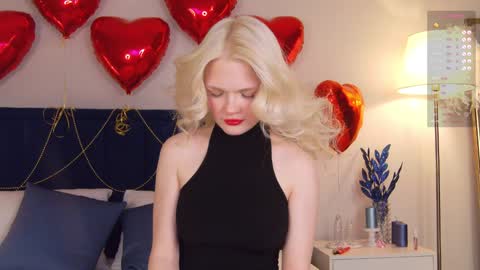 Snapshot of milademies chatting on 12/28/24, 03:04 Miss Cutie online show from 12/28/24, 03:04