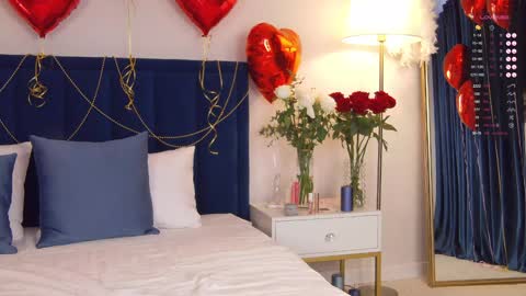 Snapshot of milademies chatting on 12/30/24, 07:37 Miss Cutie online show from 12/30/24, 07:37