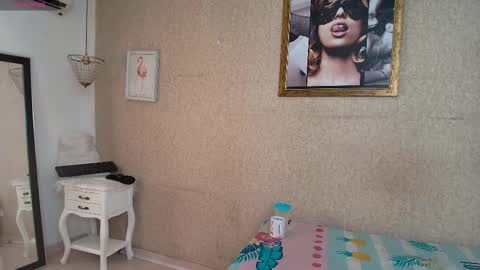 miladiosa online show from 10/27/25, 11:36