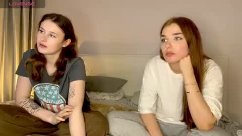 Snapshot of milaelin chatting on 07/21/26, 10:01 Mila online show from 07/21/26, 10:01