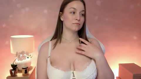 Mila Fleur online show from 04/14/26, 02:12