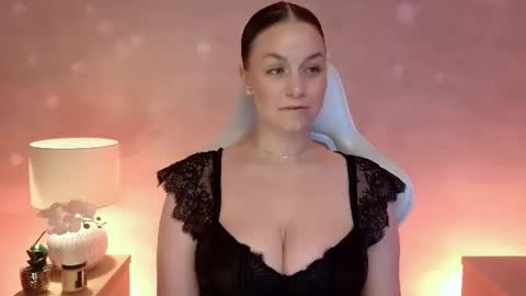 Snapshot of milafleur chatting on 07/04/26, 02:56 Mila Fleur online show from 07/04/26, 02:56