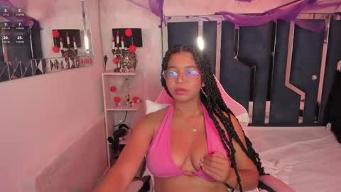 Milenna online show from 10/25/25, 04:20