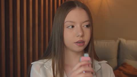 Mila online show from 03/08/26, 03:05