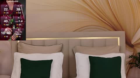 milaleoneli online show from 03/25/26, 03:51