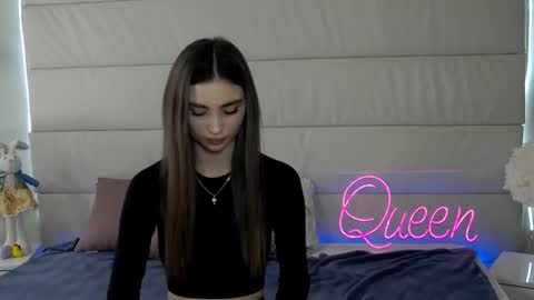 Snapshot of milalick chatting on 04/04/26, 10:02 milalick online show from 04/04/26, 10:02