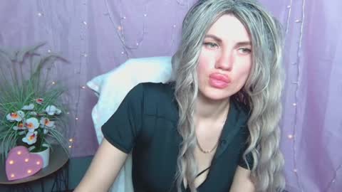 Milaloona online show from 04/18/26, 07:01