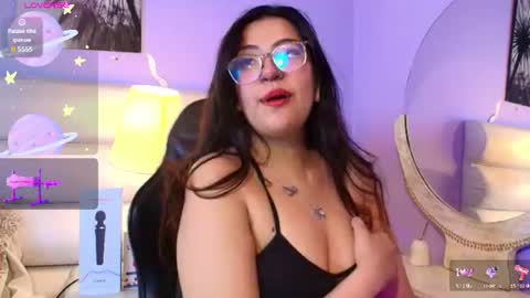 Snapshot of milan_sweetie chatting on 06/19/26, 09:51 milan_sweetie online show from 06/19/26, 09:51