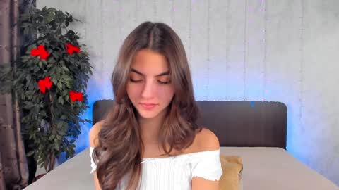 Snapshot of milana_crystal_ chatting on 12/15/24, 08:08 Milana online show from 12/15/24, 08:08