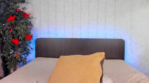 Snapshot of milana_crystal_ chatting on 12/17/24, 11:17 Milana online show from 12/17/24, 11:17