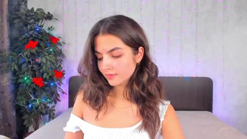 Snapshot of milana_crystal_ chatting on 12/19/24, 11:29 Milana online show from 12/19/24, 11:29