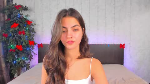 Snapshot of milana_crystal_ chatting on 12/20/24, 11:21 Milana online show from 12/20/24, 11:21