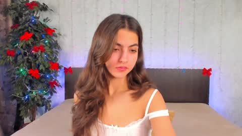 Snapshot of milana_crystal_ chatting on 12/23/24, 08:11 Milana online show from 12/23/24, 08:11
