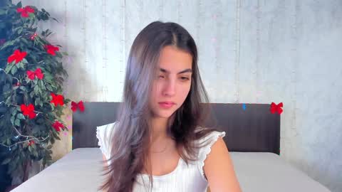 Snapshot of milana_crystal_ chatting on 01/04/25, 08:17 Milana online show from 01/04/25, 08:17