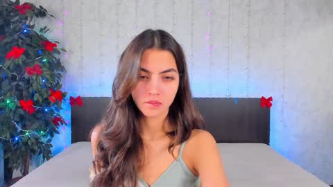 Snapshot of milana_crystal_ chatting on 01/09/25, 08:13 Milana online show from 01/09/25, 08:13