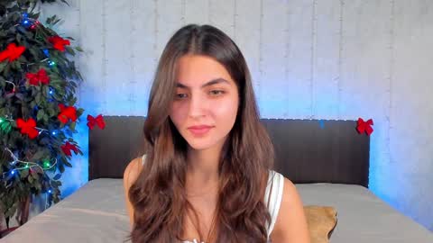 Snapshot of milana_crystal_ chatting on 01/12/25, 04:50 Milana online show from 01/12/25, 04:50