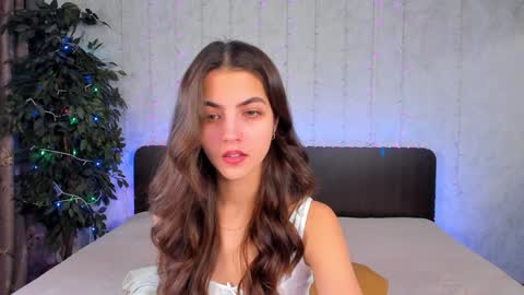 Snapshot of milana_crystal_ chatting on 02/02/25, 08:02 Milana online show from 02/02/25, 08:02