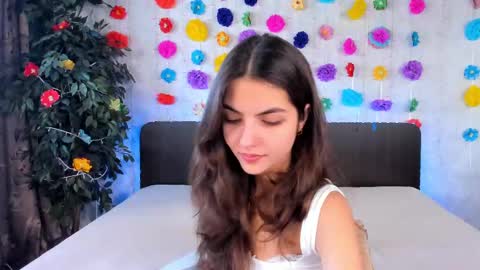 Snapshot of milana_crystal_ chatting on 03/07/25, 08:23 Milana online show from 03/07/25, 08:23