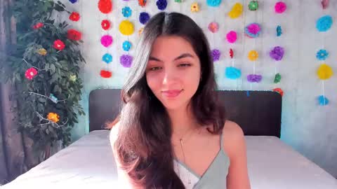 Snapshot of milana_crystal_ chatting on 03/11/25, 11:33 Milana online show from 03/11/25, 11:33