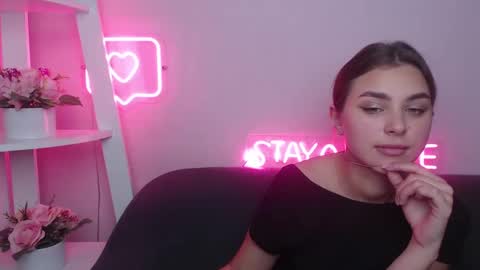 milanaangelas online show from 01/31/25, 08:54