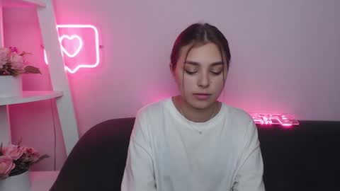 milanaangelas online show from 02/01/25, 08:50