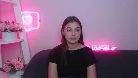 milanaangelas online show from 02/11/25, 05:58