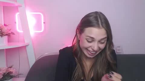 milanaangelas online show from 09/15/25, 12:49