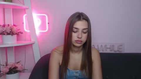 milanaangelas online show from 10/13/25, 04:34
