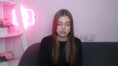 milanaangelas online show from 10/20/25, 07:47