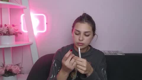 milanaangelas online show from 10/28/25, 08:44