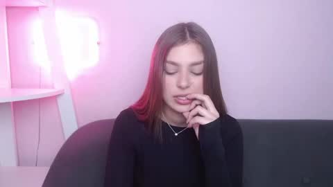 milanaangelas online show from 04/12/26, 04:50