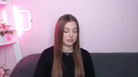 milanaangelas online show from 04/18/26, 04:49